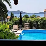 וילה Monica's Tropical *