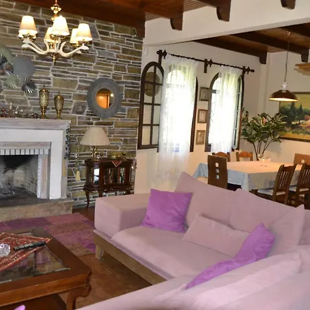 Monica's Tropical Villa