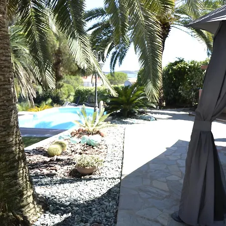 Monica's Tropical Villa