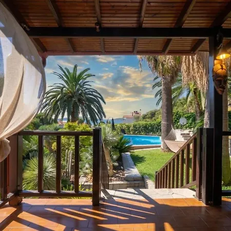 Monica's Tropical Villa