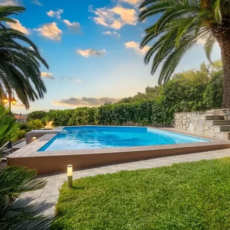 Villa Monica's Tropical *