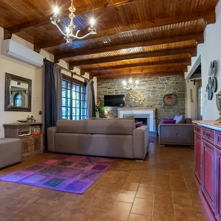 Villa Monica's Tropical Nea Iraklitsa