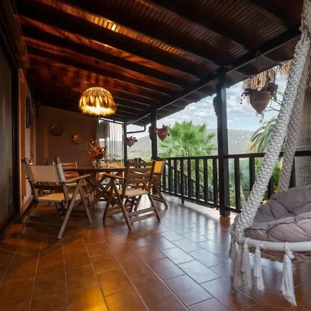 Monica's Tropical Villa *