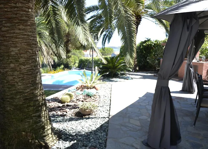 Monica's Tropical Villa