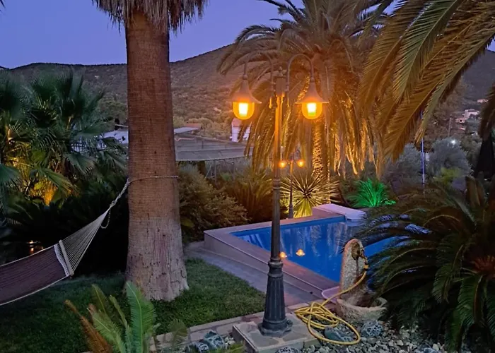 Monica's Tropical Villa